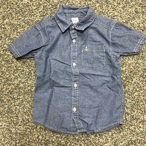 Short-sleeved Button Down